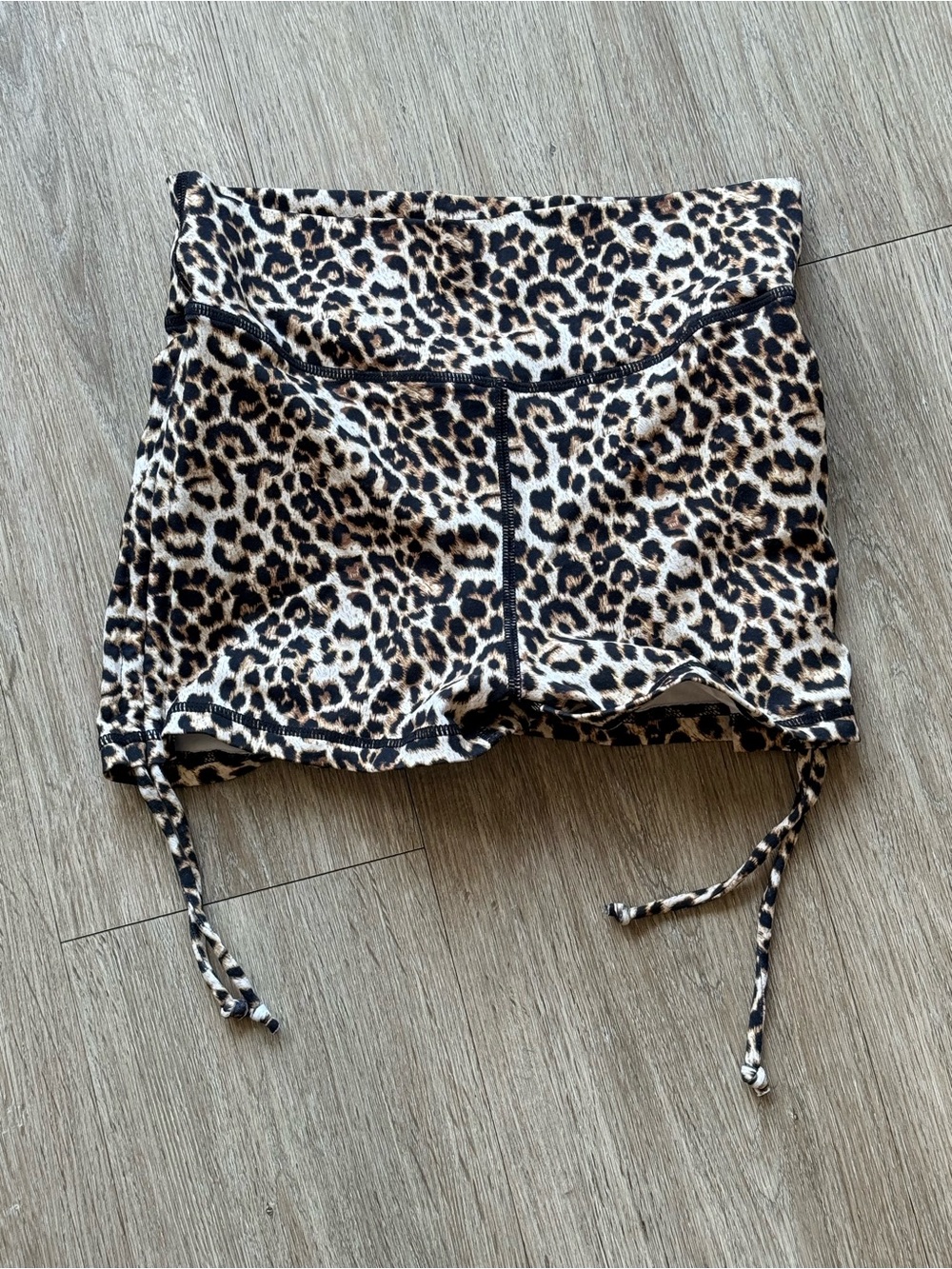 ZYIA Leopard Print Women’s Bootie Scrunch Shorts - L